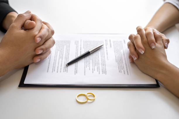 spousal support - Divorce agreement and wedding rings